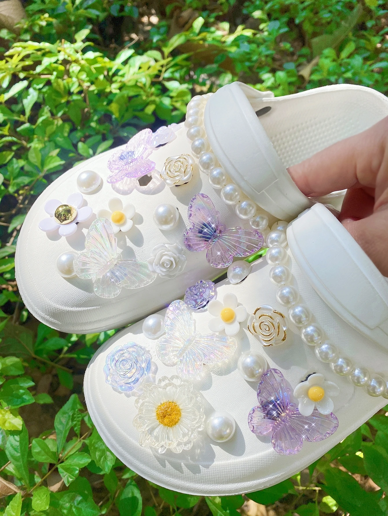 25 pcs  for Clogs decoration QQ color transparent butterfly flowers Creative diy detachable upper decorative buckle shoes flow