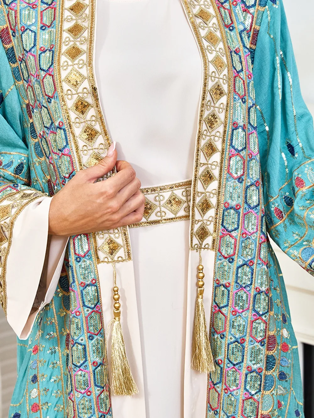 Wholesale Middle Eastern Dubai Abaya with Heavy Beading and Sequins Pendant Fashionable Muslim Dress Gown