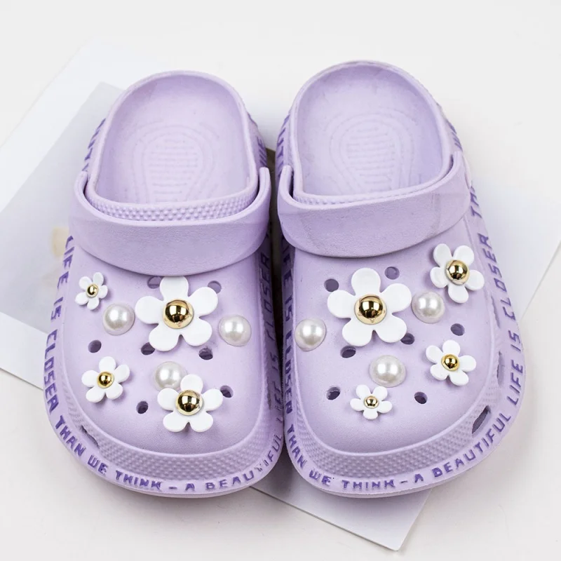 Best Selling Hole Shoes Charms Ready To Put on White Daisy Sunflower Combination Suit Shoe Buckle Girlish Shoes Accessories 2024