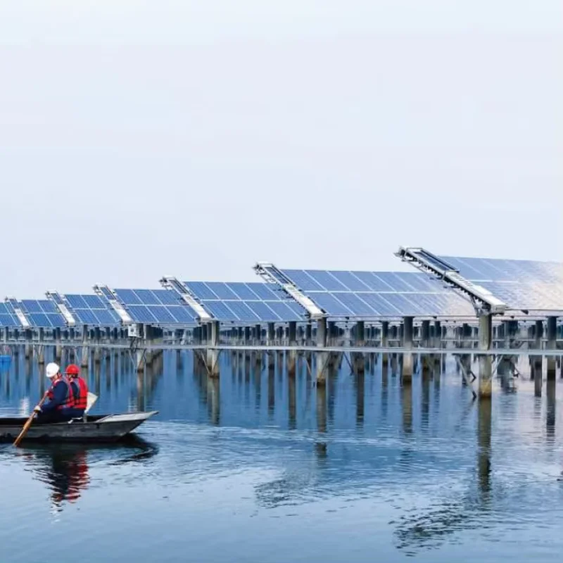 4G bluetooth Wireless Communication Remote Control Intelligent Pv Solar Panel Washing Robot Shuttle With 99.5% Wash Efficiency