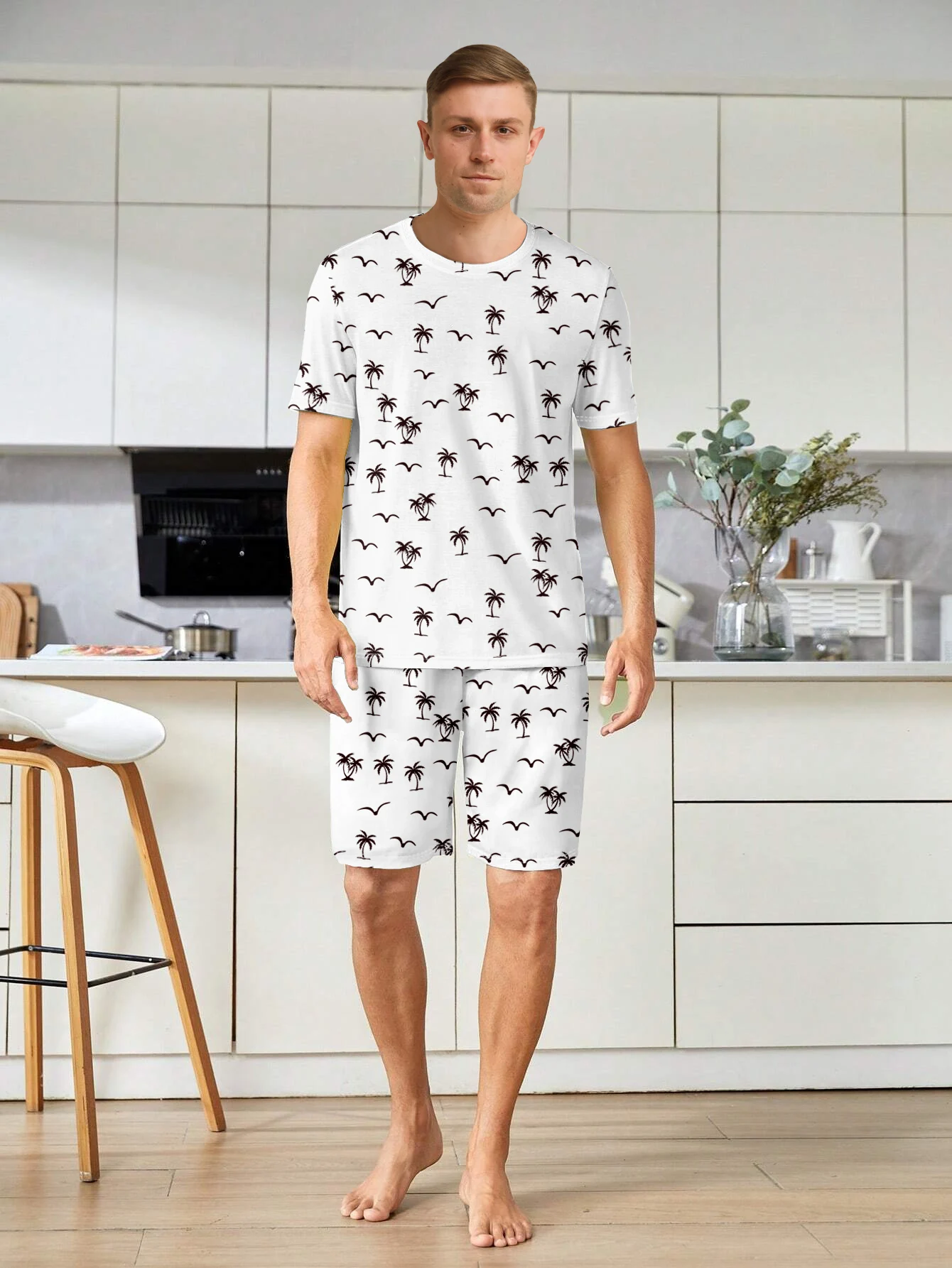 Men\'s casual pajamas home clothing coconut tree and seagull printed short sleeved shorts two-piece set for men\'s clothing