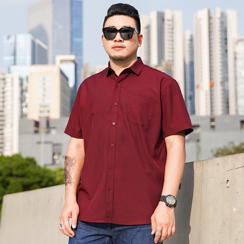 Stretchfettes, großes Kurzarmhemd, einfarbiges, lässiges, lockeres Herrenhemd