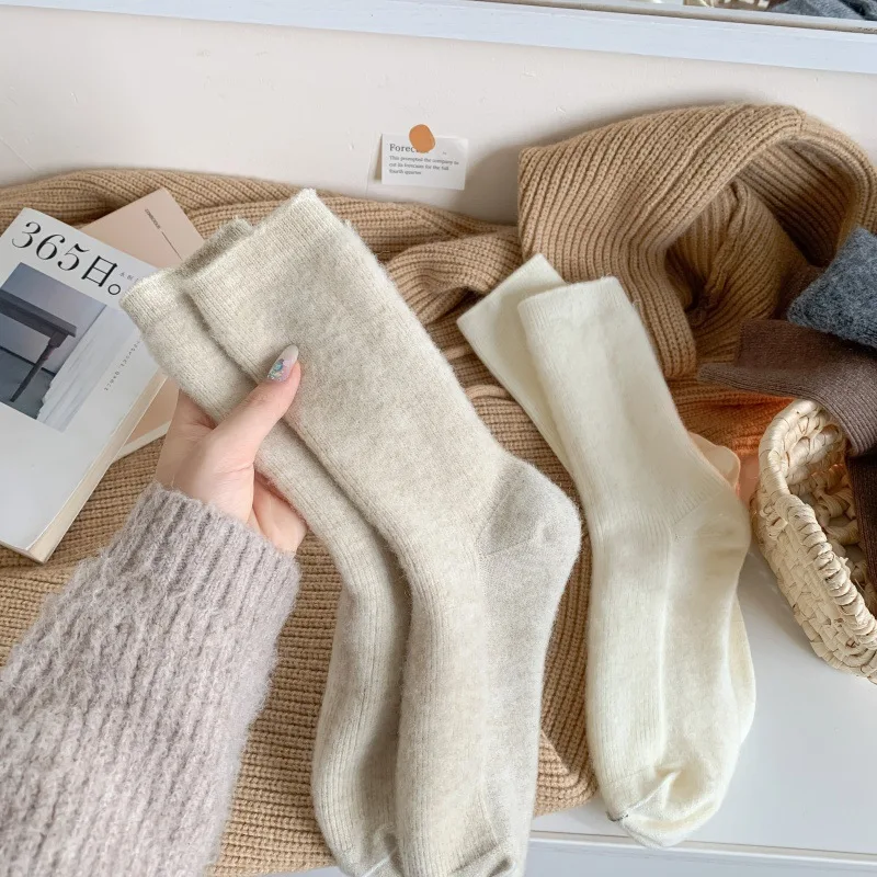 

5 Pairs 2025 Autumn Winter Warm Thick Cozy Women's Mid-Calf Socks Casual Solid Colors Brushed Socks Knit Warm Women's Socks Set