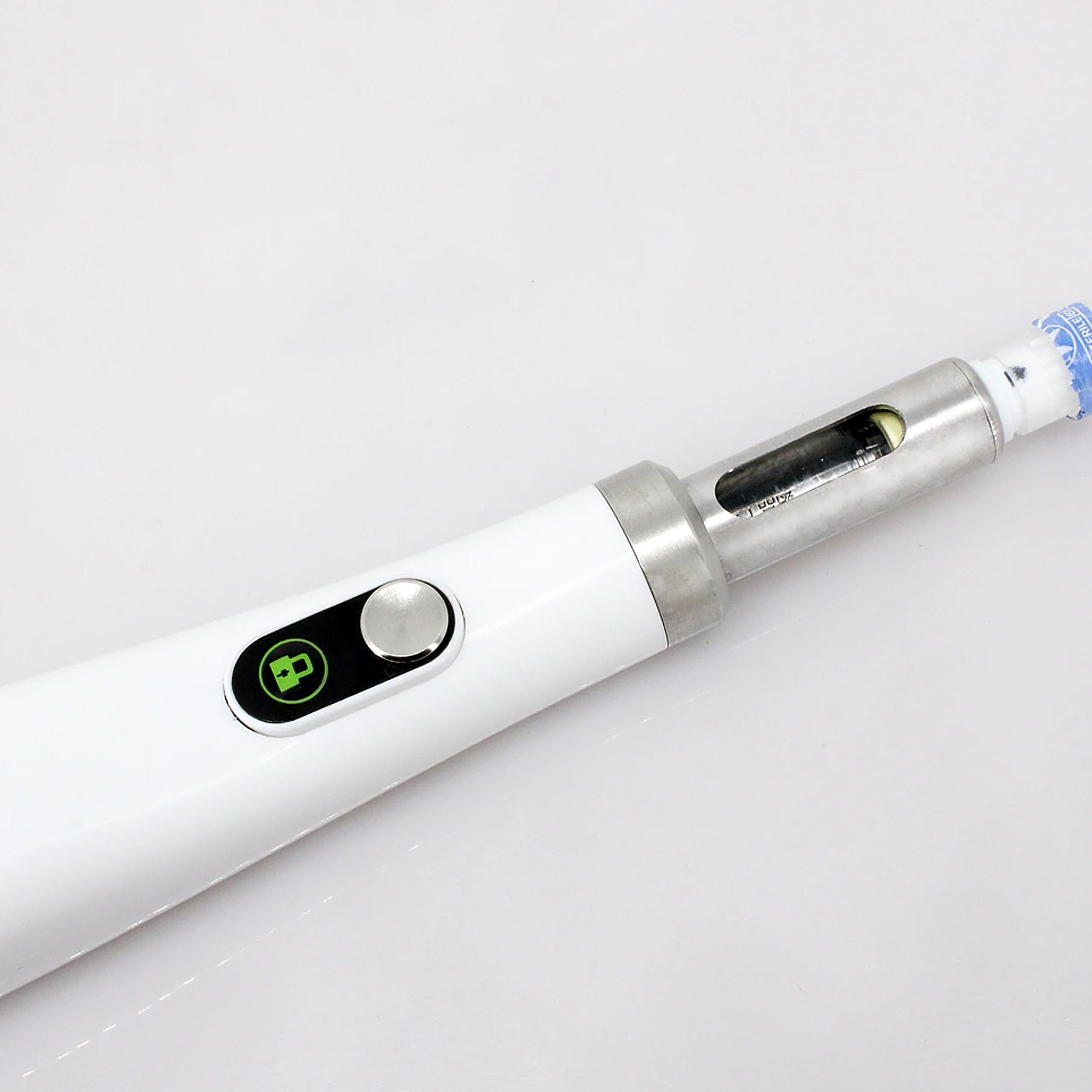 Attrezzatura per terapia orale antidolore e accessorio per inizioni