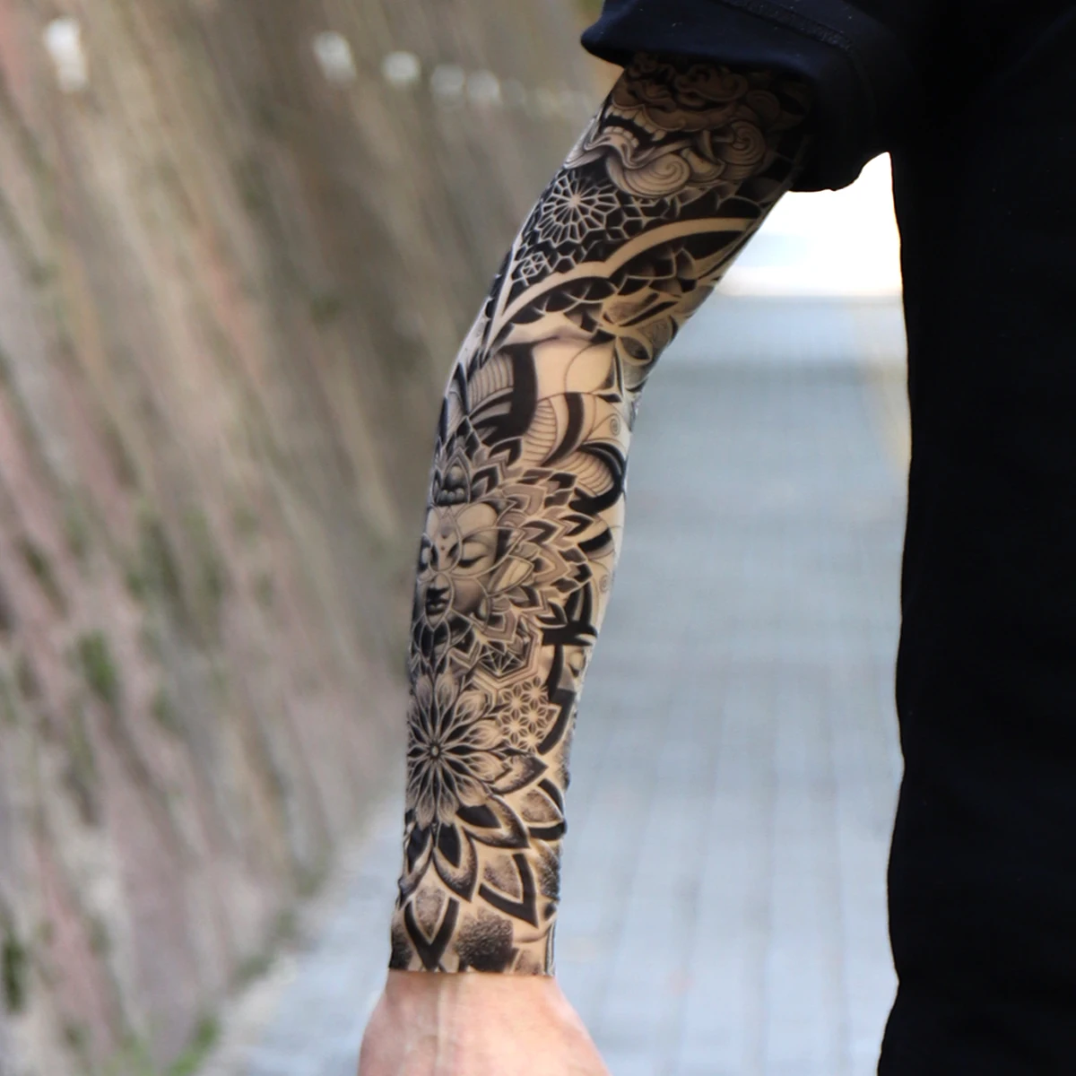1PC Ultra thin seamle Tattoo  Sleeves Arm For Men Women Cool Travel Cycling Elastic Scratch Resistant Sunscreen Arm