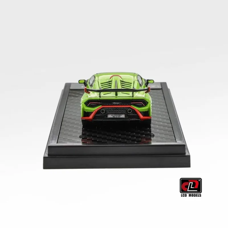 โมเดลรถจำลองโลหะผสม Lamborghini Huracan STO ขนาด 1:64 ของเล่น LCD เหมาะเป็นของขวัญเทศกาลสำหรับเด็ก และเป็นของสะสมสำหรับผู้ใหญ่