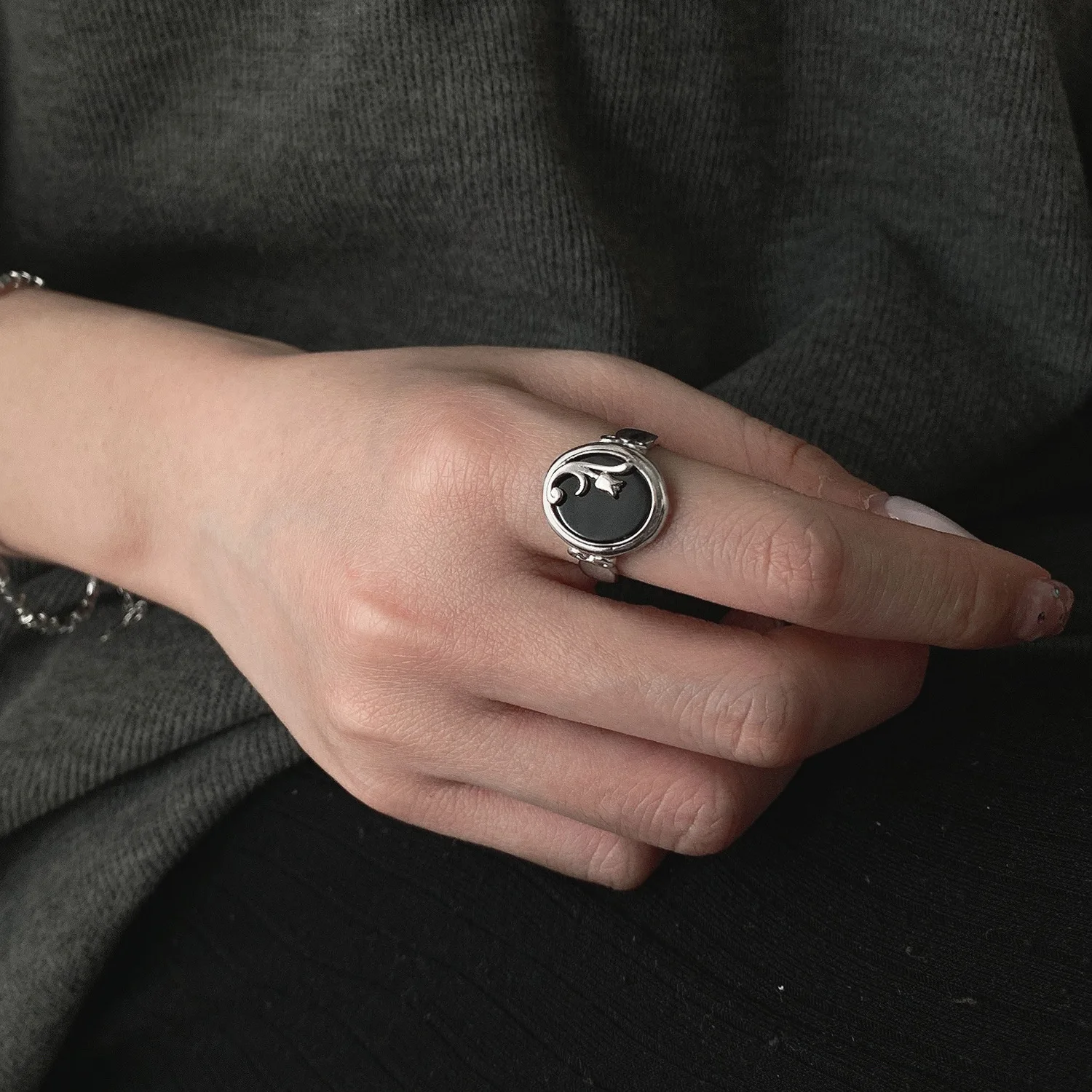 

New Arrival Trendy Rose Flower Black Resin 925 Sterling Silver Ladies Finger Ring Jewelry For Women Hand Accessories