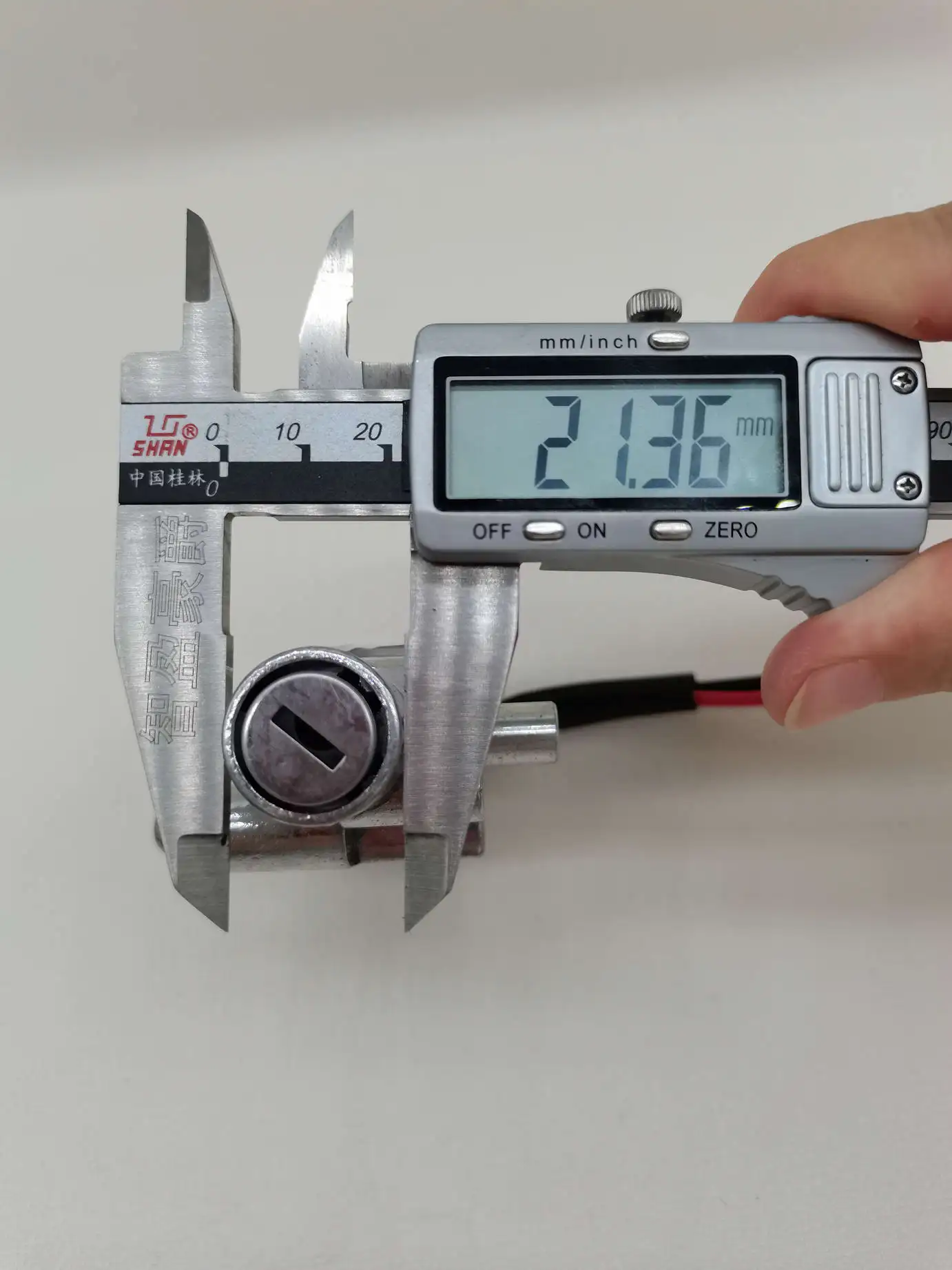 B027 قفل مفتاح تشغيل كهربائي لـ Yadi Emma MBLD MO36D قفل باب كهربائي قفل كهربائي مع مفتاحين