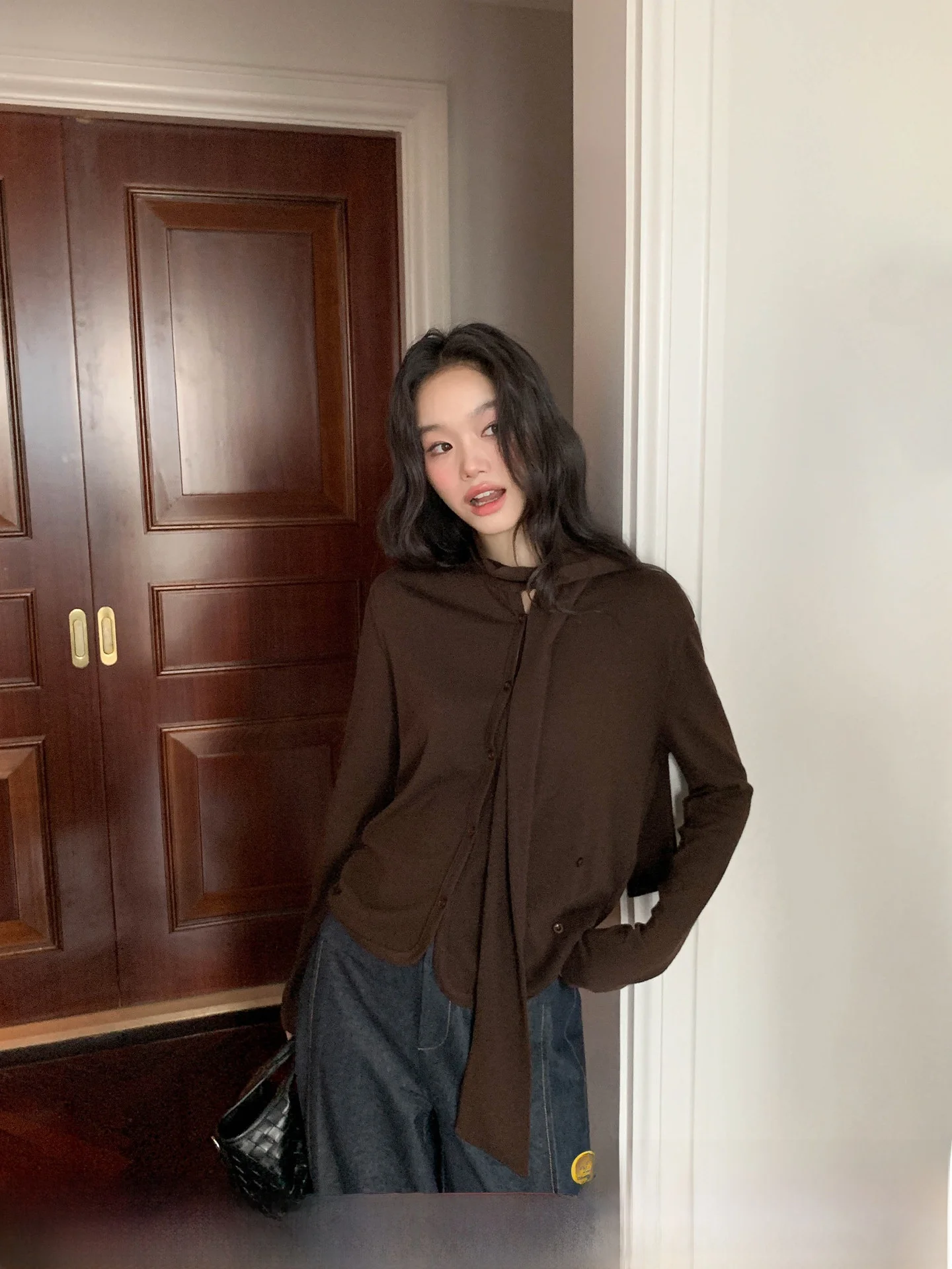 

Женский вязаный кардиган Lui Xianxi с V-образным вырезом, без рукавов, укороченный, свободного кроя, из смесовой ткани (полиэстер, акрил, нейлон), осенняя мода