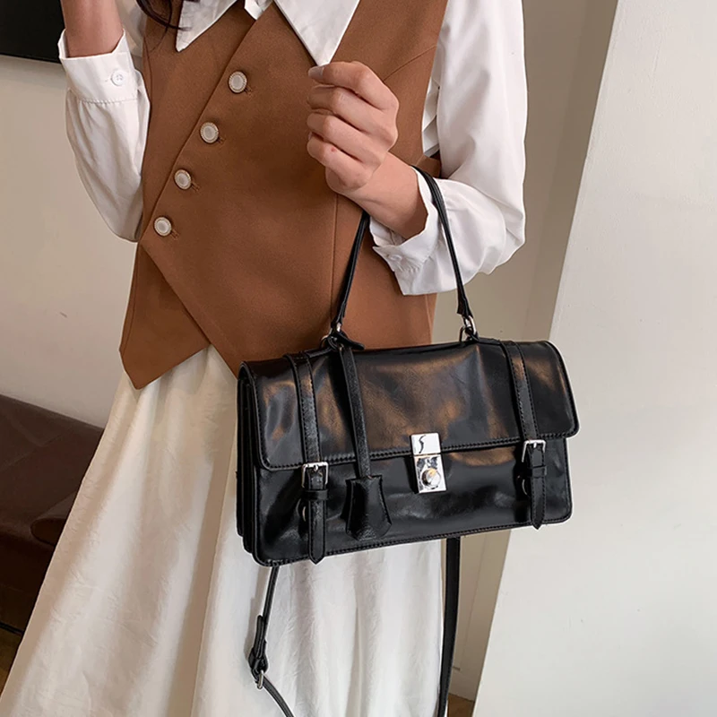 موضة جديدة Y2k تحت الإبط حقائب سيدة حقيبة كتف حمل الحقائب حقائب اليد والمحافظ الراقية بورجوندي النفط الشمع حقيبة جلدية