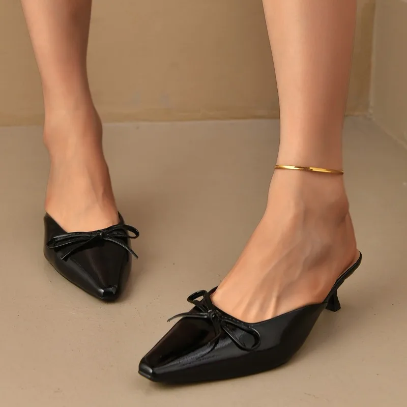 

Лето 2022, модные женские тапочки с острым носком, телесные белые квадратные туфли на низком каблуке, женские шлепанцы, повседневные пляжные шлепанцы, шлепанцы