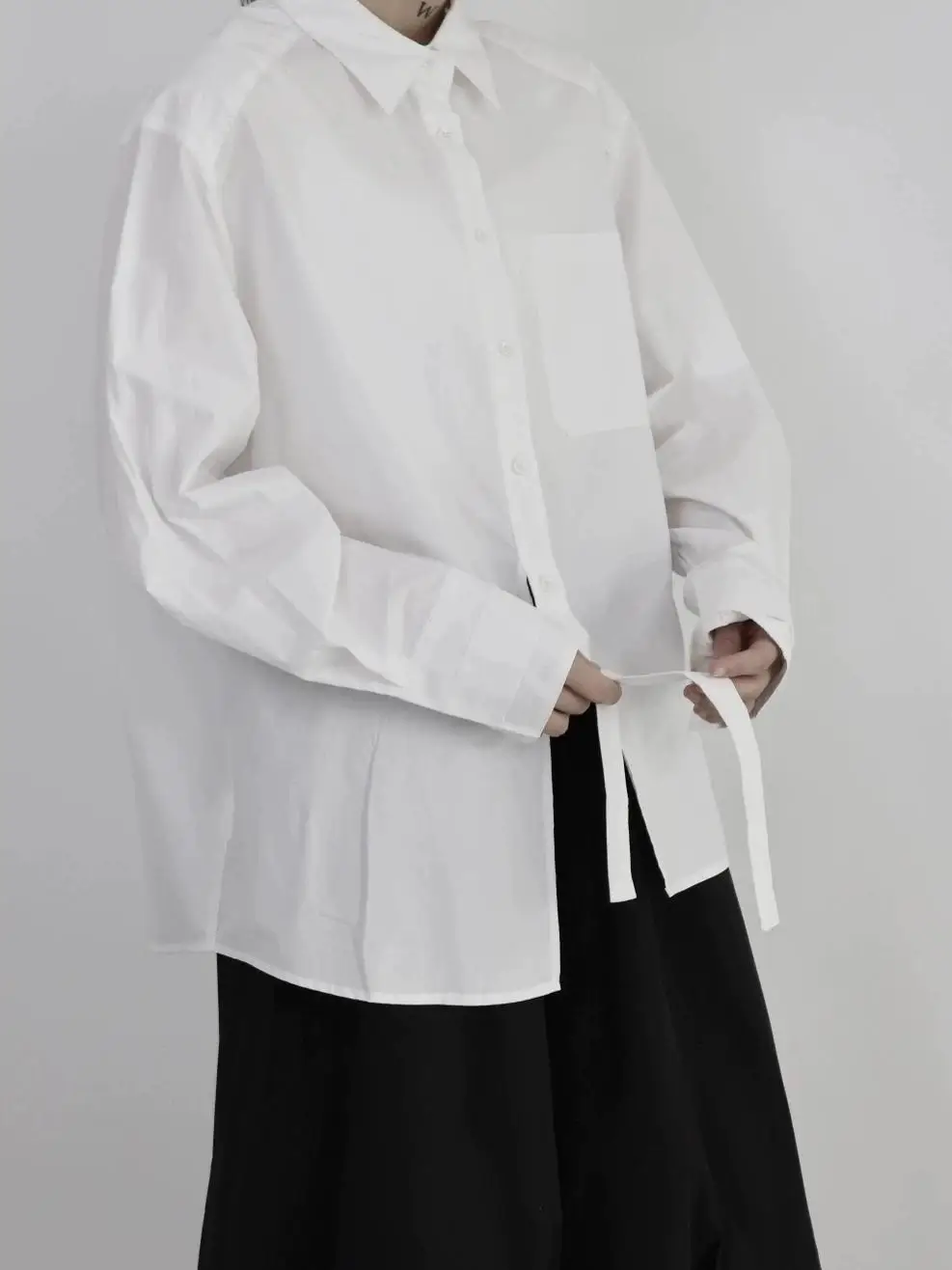 

Темная готическая свободная женская рубашка с длинным рукавом, асимметричная, стройнящая, молодежная, повседневная, модная, из смесового хлопка, с вырезом на горловине