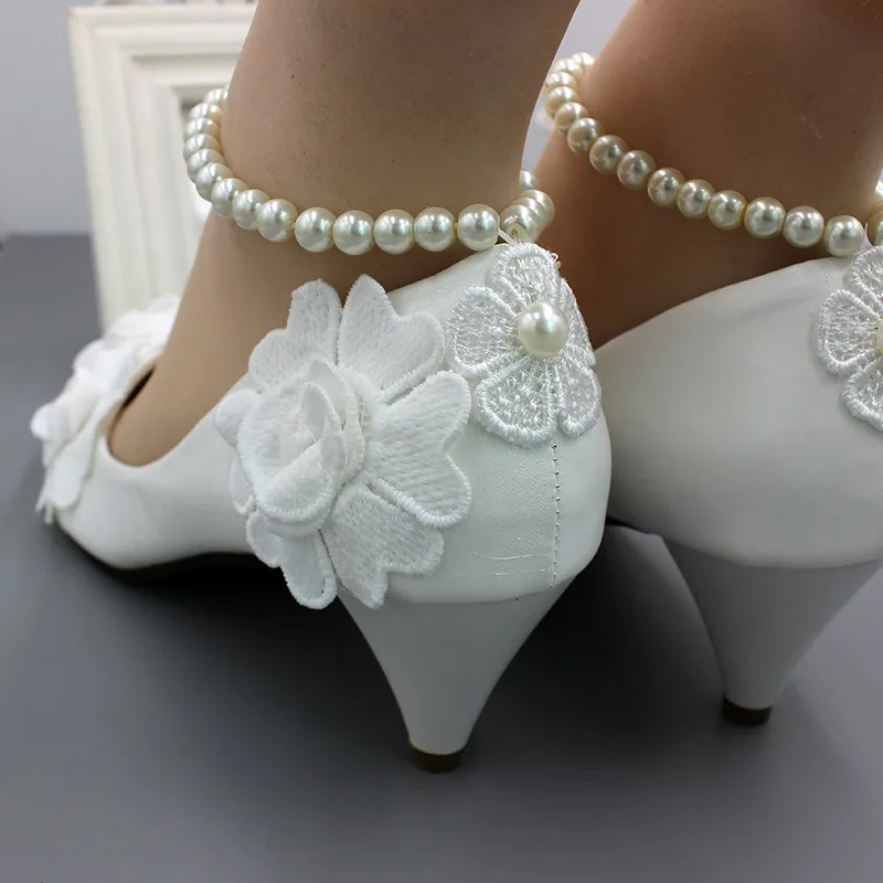 Luxury White Wedding Pumps Shoes Women PU 3 5 8CM Thin Heels Fashion Pearl Anklet Flower String Bead Women Heeled Party Shoes