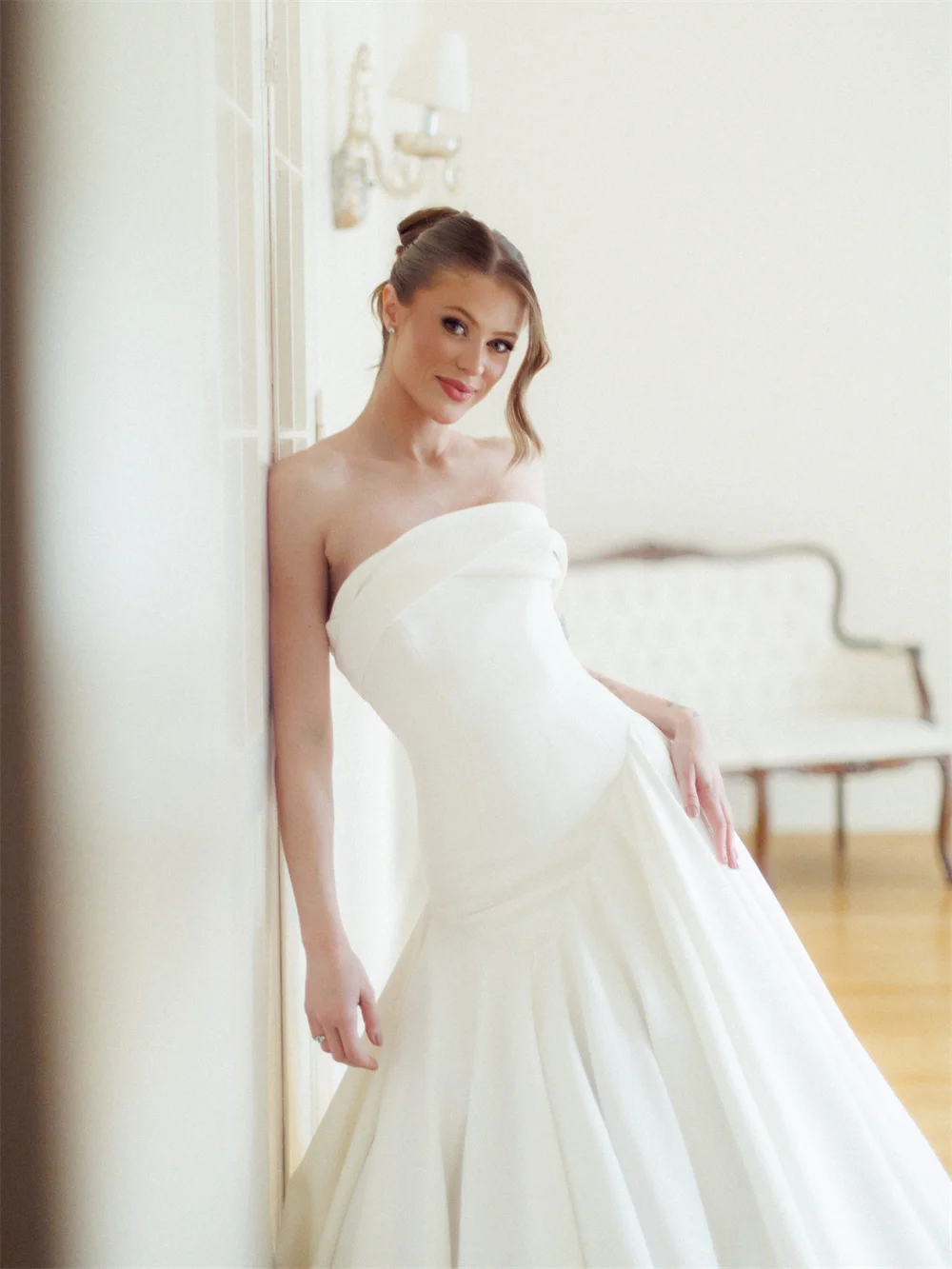 Tokyo Custom White Strapless Fitted Wedding Dress Flared Floor Length Bridal Gown Elegant Formal Evening Ceremony Outfit