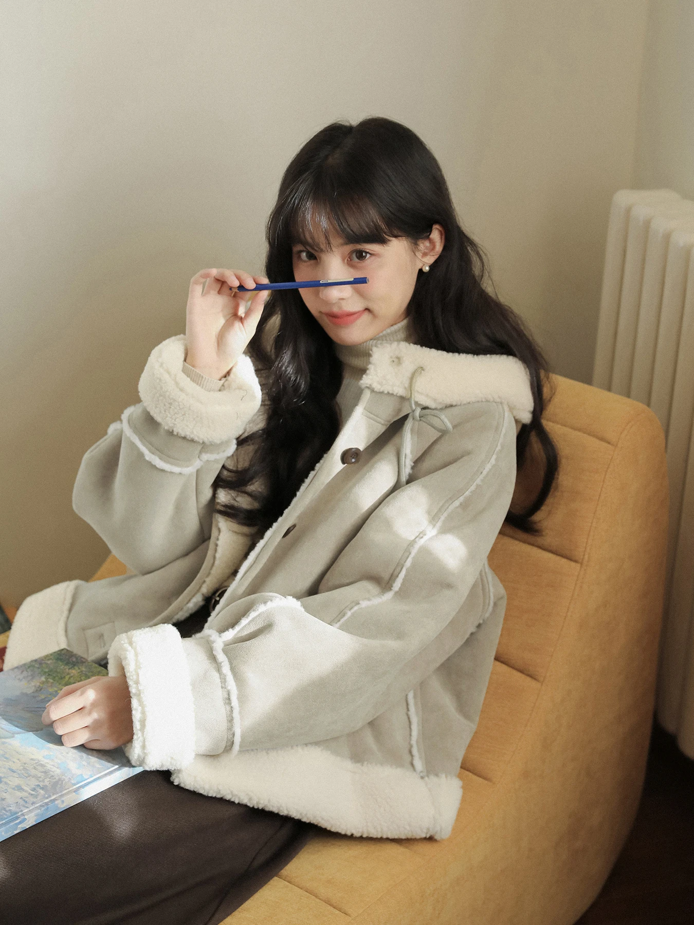 

Утепленная женская куртка с узором «Чайный цветок», пальто из овечьей шерсти, комбинированное из кожи и меха, зимняя верхняя одежда, стильный топ малого размера