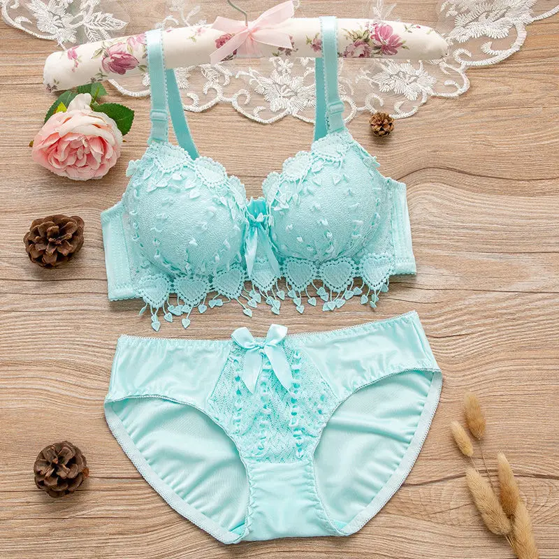 New Top Japanese Bra Set Women Lace Underwear Set Embroidery Bra Set A B Cup Brassiere Wireless Bra Push Up Sexy Lingerie set