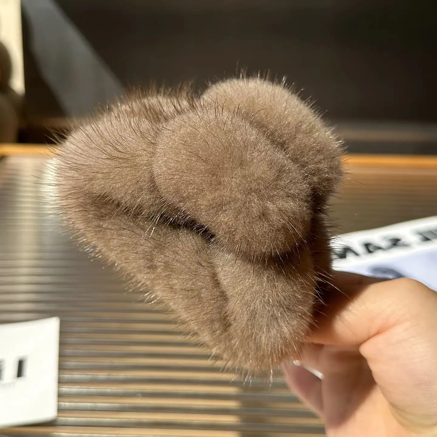 

2026 Hot Sale Women Luxury Mink Fur Hair Clips High Quality Real Fur Claw Clip Fashion Hair Accessories And Headwear Furry Gift
