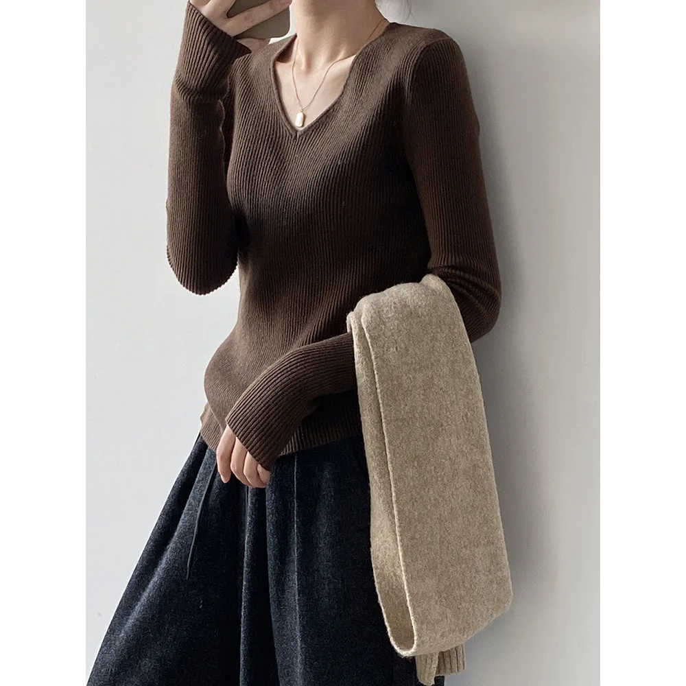 Simple Solid Color V-neck Pullover Base Shirt for Women's Autumn and Winter Casual Versatile Slimming Look Inner Knit Top