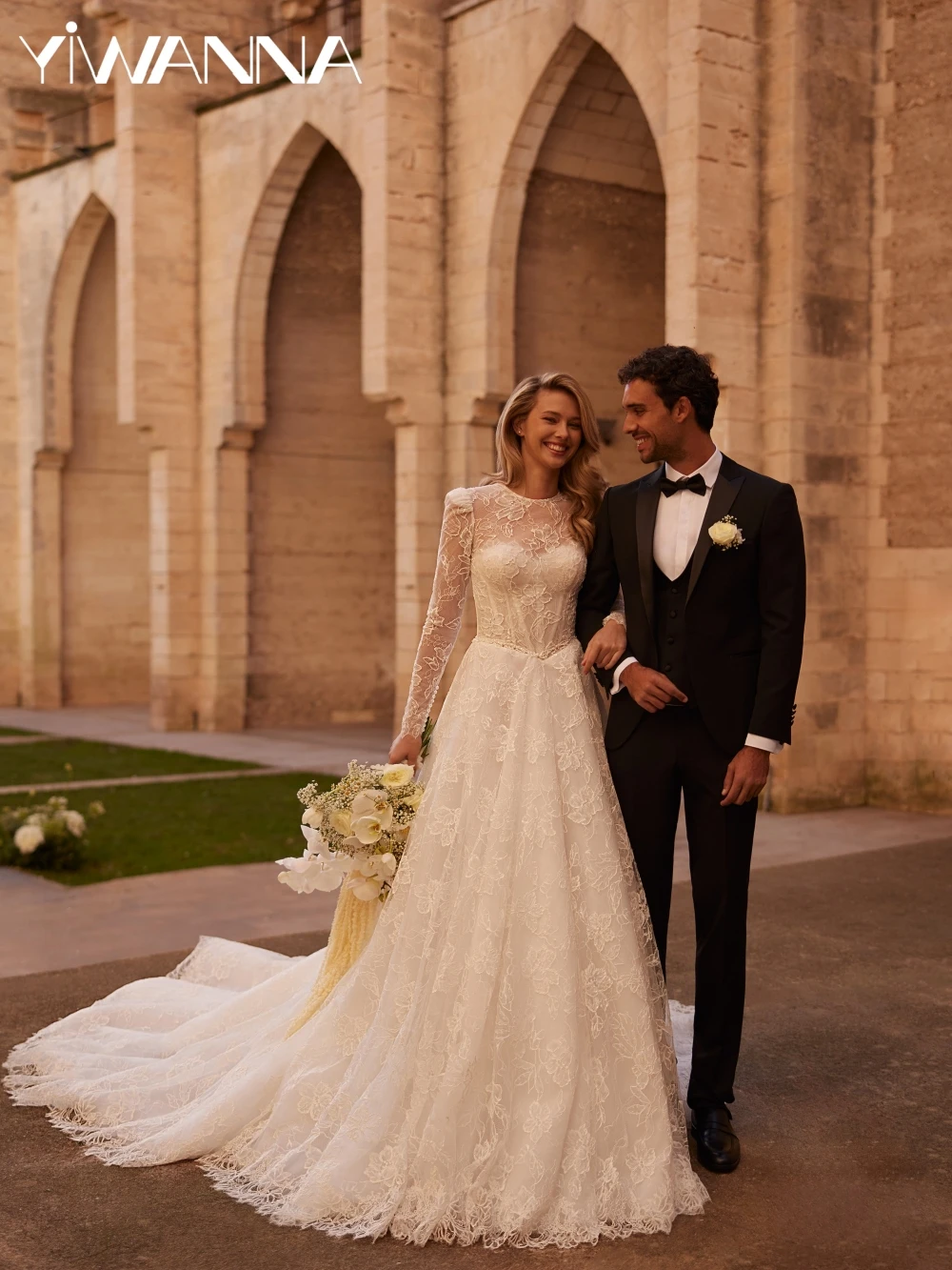 

Stunning Elegant Beaded Lace Wedding Dress Detachable Sleeve Oneck Bridal Gown Customized A-line Long Sleeve Dresses For Bride