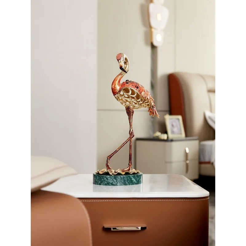 Creative flamingo ornaments, living room decorations, metal handicrafts, home desktop decoration