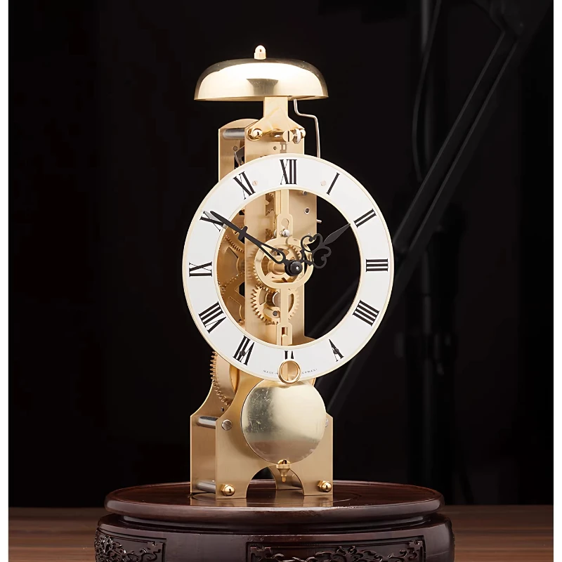

Pure mechanical manual clock, the timekeeping belongs to the movement