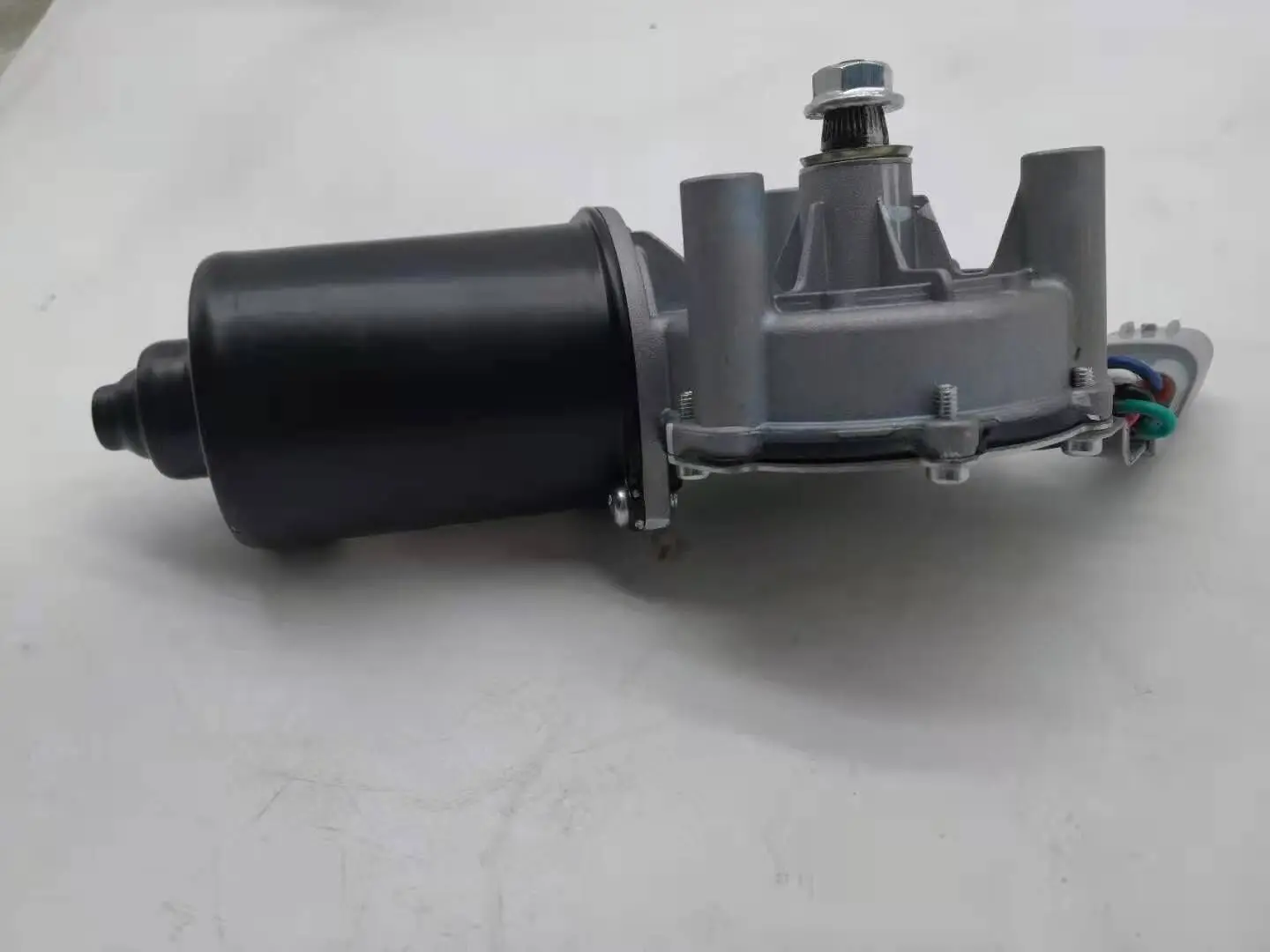 

Genuine Front Wiper Motor Scraping Motor for Dongfeng DFM Fengshen Aeolus AX7