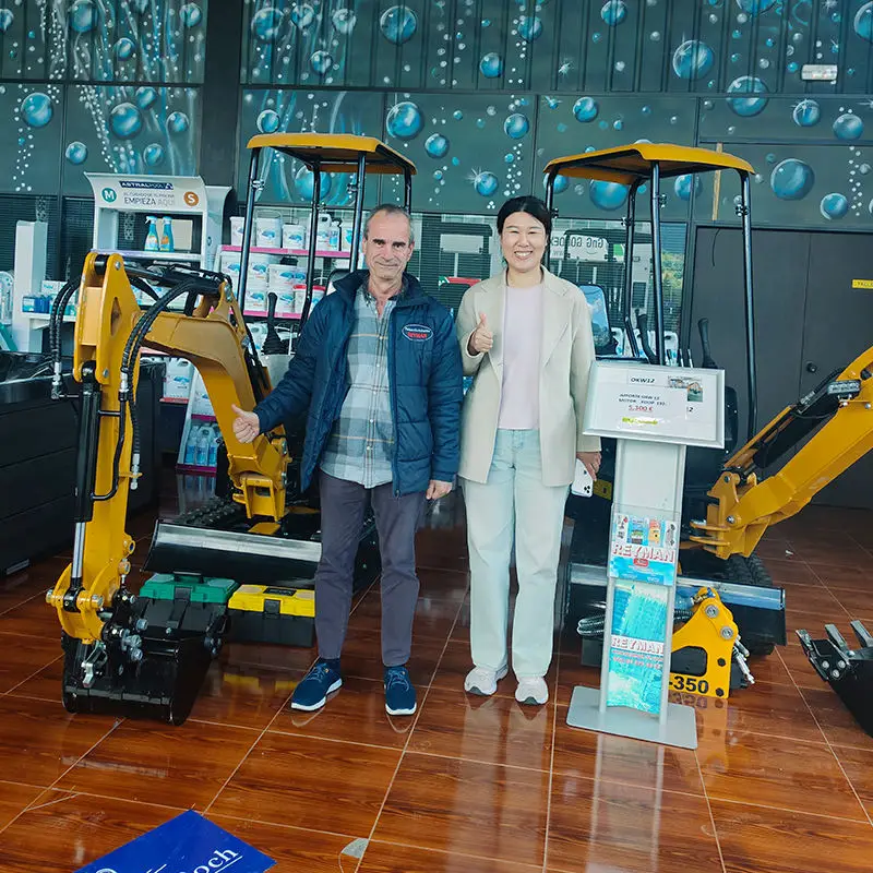 Small excavator 1.8-ton household excavator diesel powered small crawler excavator with bucket