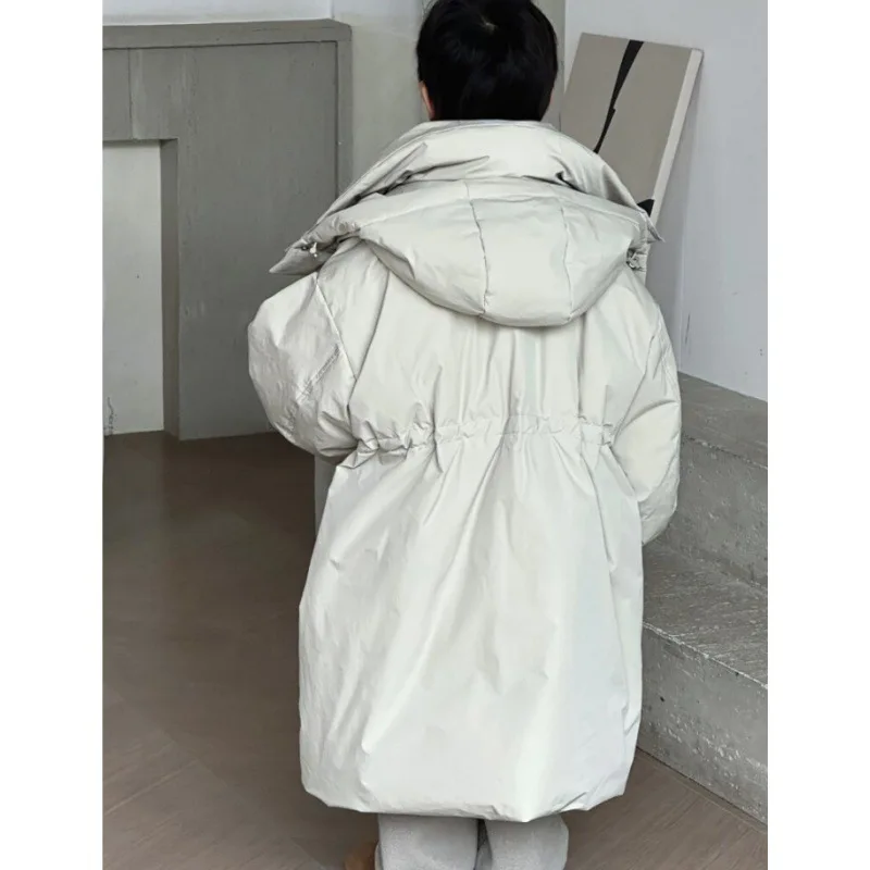 سترة شتوية طويلة للأولاد لعام 2025 معطف منتفخ سميك يشبه الأسفل سترة كورية عصرية غير رسمية بلون سادة سترة طويلة دافئة #4