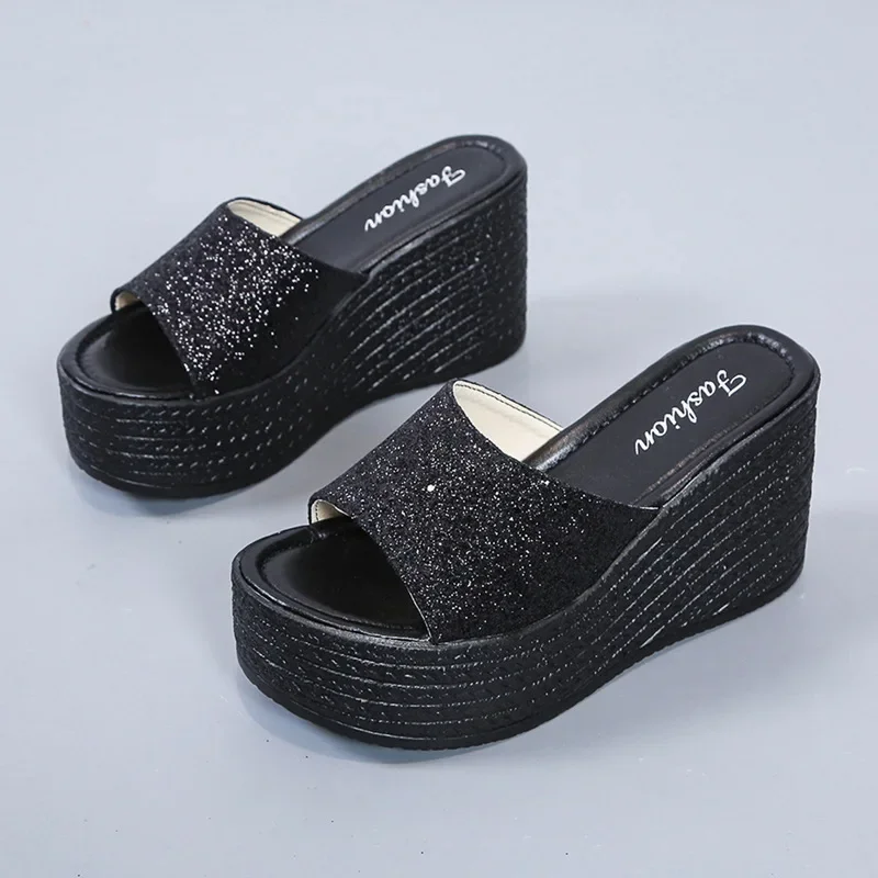 نعال نسائية ذات كعب عالي ومترتر بنعل علوي للصيف صنادل مريحة للشاطئ بنعل خارجي موضة 2023