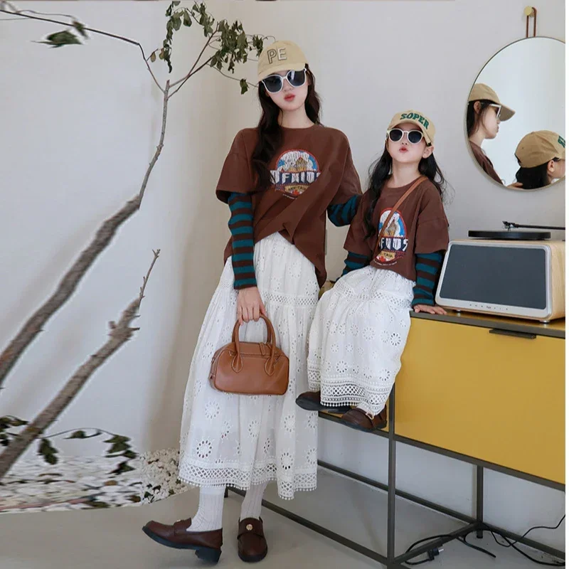 2024 Mother Daughter Equal Outfits Mom and Kids Matching Clothes Korean Mummy and Me Long Sleeve T Shirts White Suit Costume