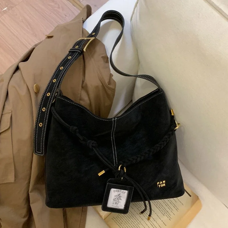 

Fashionable Women's Crossbody Bag, Leather Messenger Bag In Classic Elegant Style With Famous Designer Appeal