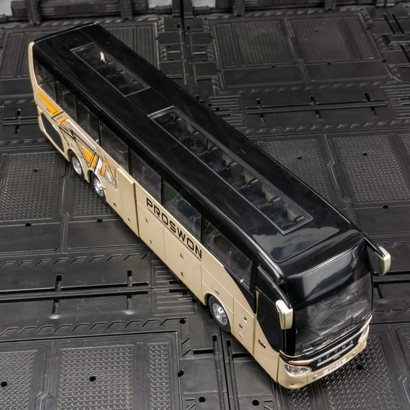 TGRCM-CZ Bus Miniature 1/30 En Alliage De Zinc Avec Son, Lumière Et Portes Ouvrantes !