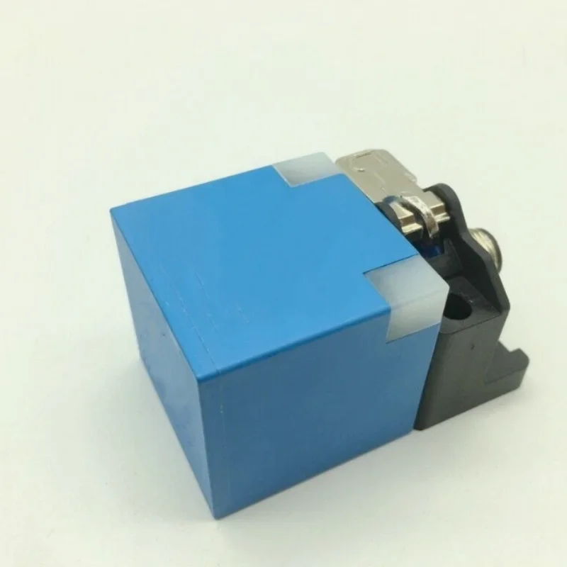 

Совершенно новый оригинальный бесконтактный переключатель LR18XBF08DNOP LR18XBF08DNCP LR18XBF08DPOP LR30XBN15DPO-E2 LR30XBN15DPC-E2