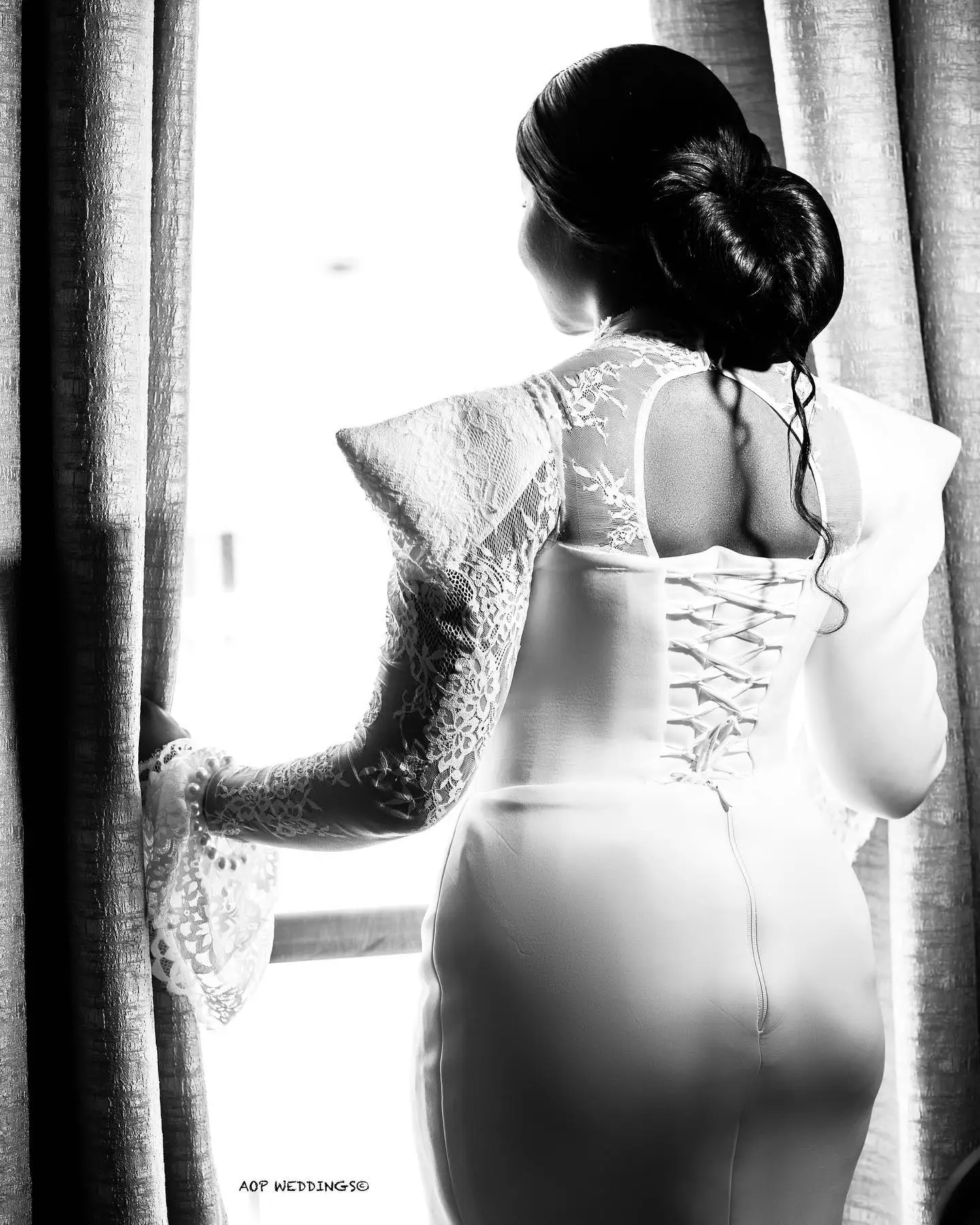 ประณีต Saudi Civil ชุดแต่งงาน JERSEY Sheath/คอลัมน์งานแต่งงานชุดลูกไม้สีขาวคอ Pearl Bow เจ้าสาว MIDI ชุด