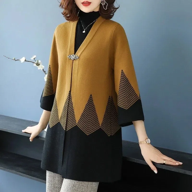 

Middle-aged Mother Knit Sweater Cardigan Jacket 2024 New Noble Elegant Women Sweater Coat Female Cardigans 5XL