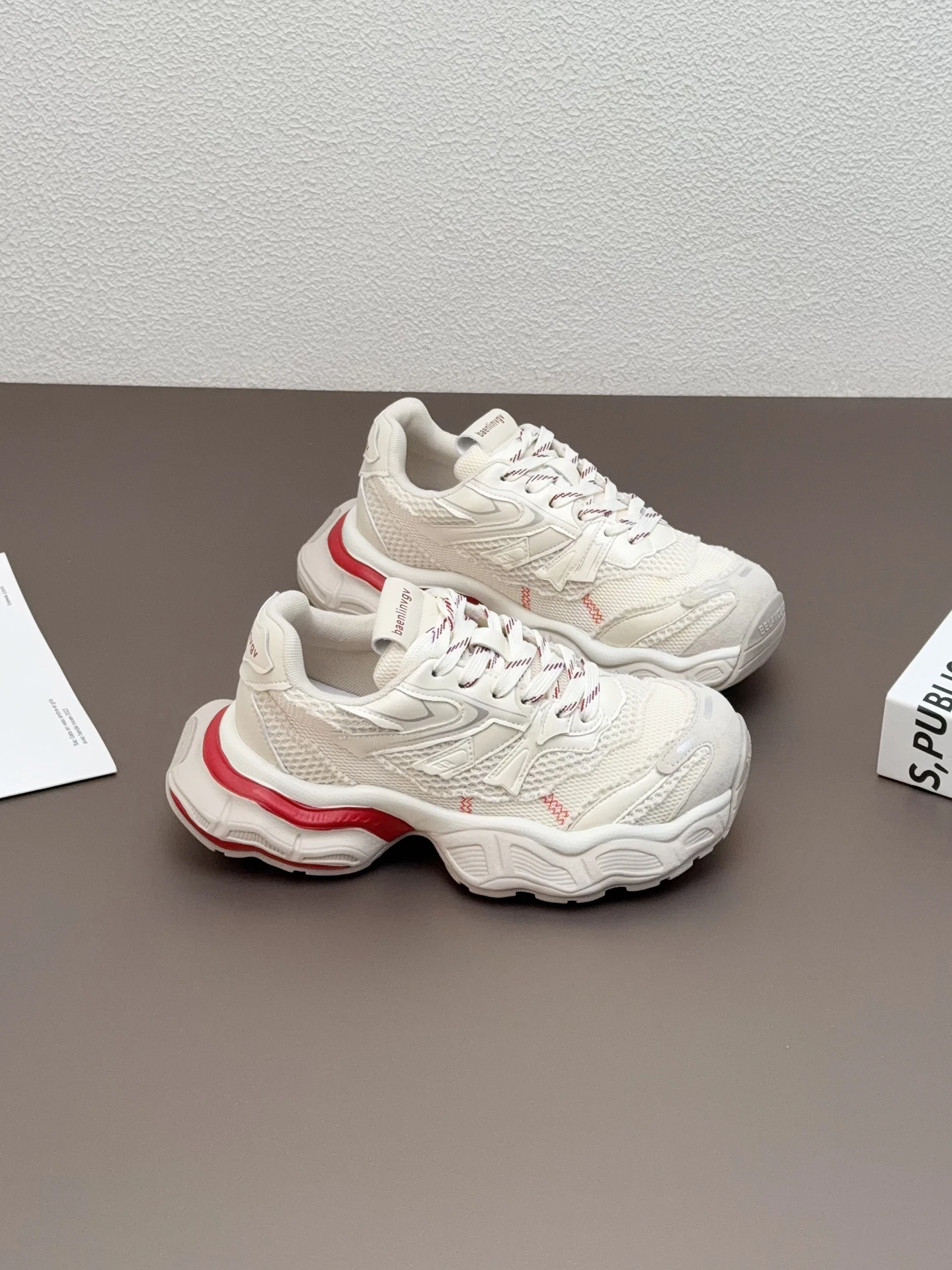 baskets-montantes-decontractees-et-confortables-en-cuir-pour-femme-nouvelle-collection-printemps-a-bout-rond-et-semelle-exterieure-en-caoutchouc