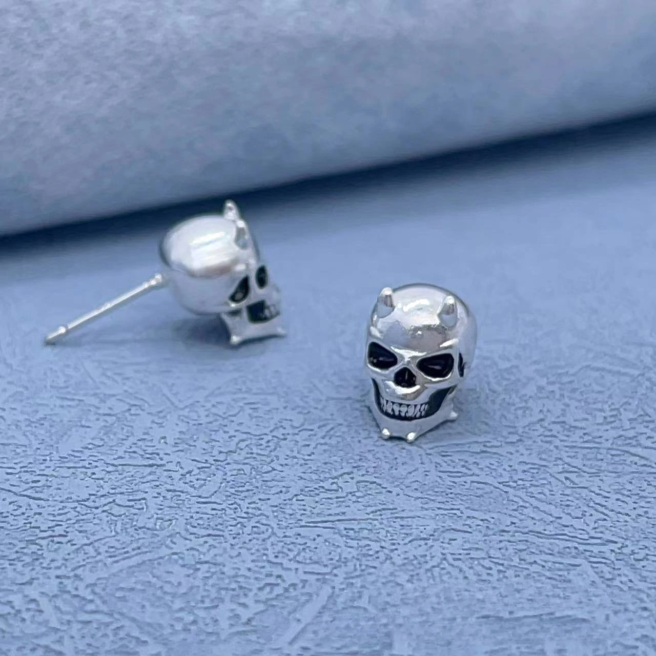 Personality Punk Style Little Devil Stud Earrings for Men Women Gothic Cool Skull Earrings Fashion Jewelry Accessories Gifts