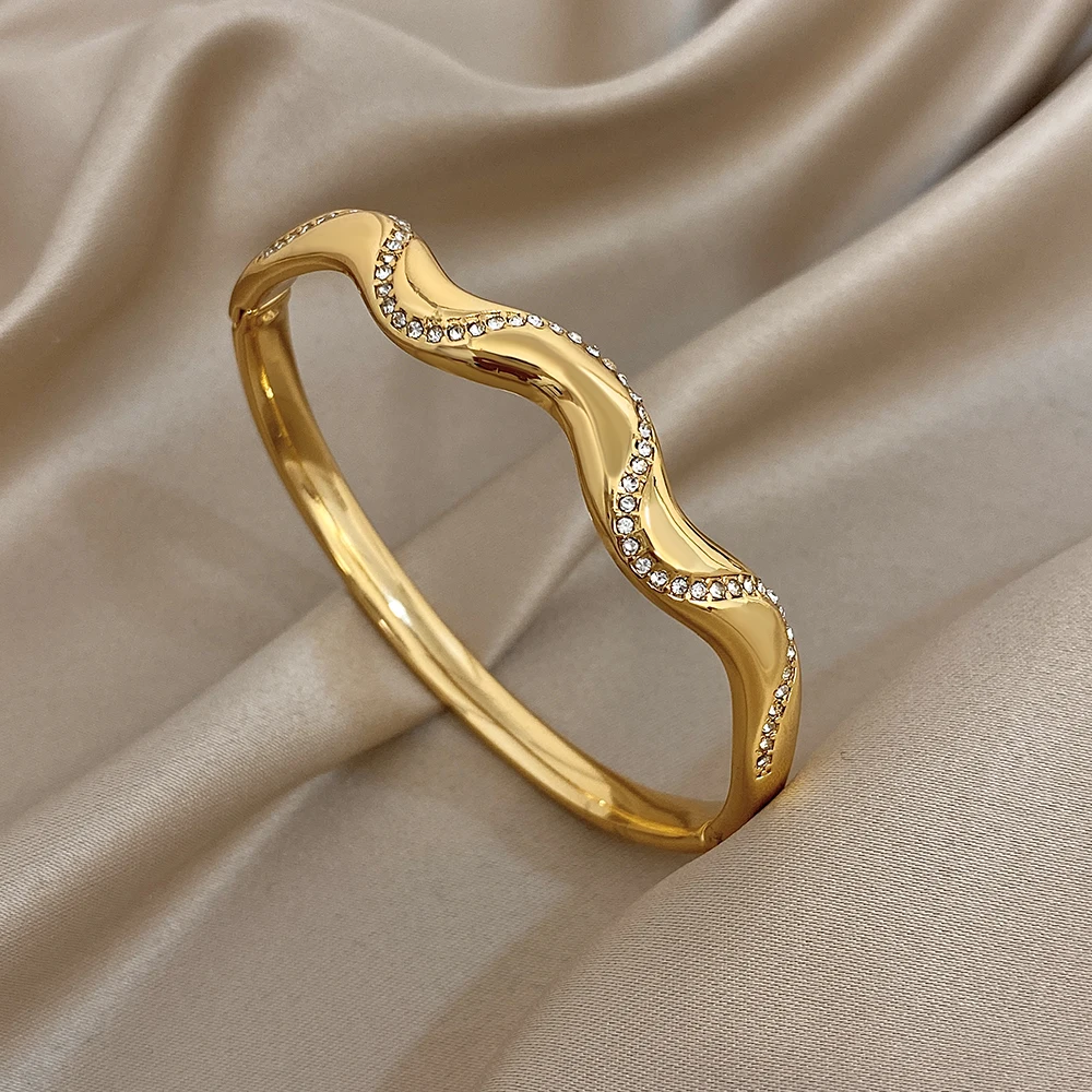 

Freetry Luxury Gold Color Smooth Stainless Steel Bracelet Women Exquisite Irregular Wave Opening Bangle Waterproof Jewelry Gift