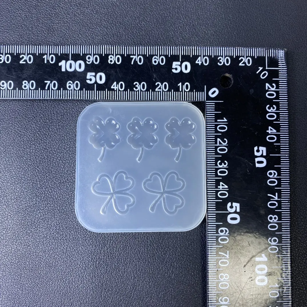 Four-Leaf Clover Resin Casting Mold Silicone Mold Accessories Resin Liquid Mold Resin Keychain Silicone Mold Resin Mold