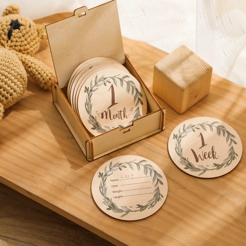 Wooden Baby Milestone Cards Cartoon Little Bear and Eucalyptus Leaf Commemorate Grow Newborns Photography Accessories Gifts 8pcs