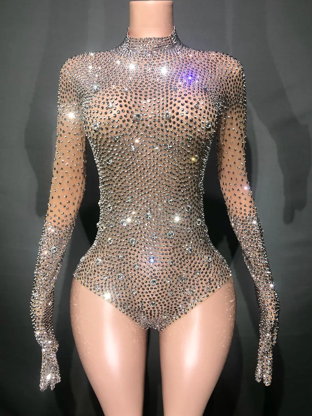 Rhinestones หรูหรา Leotard กางเกงผู้หญิงชุดราตรีชุดราตรีชุดวันเกิดเซ็กซี่ตาข่ายเต้นรำเครื่องแต่งกายคริสตัลบอดี้สูทเวทีสวมใส่