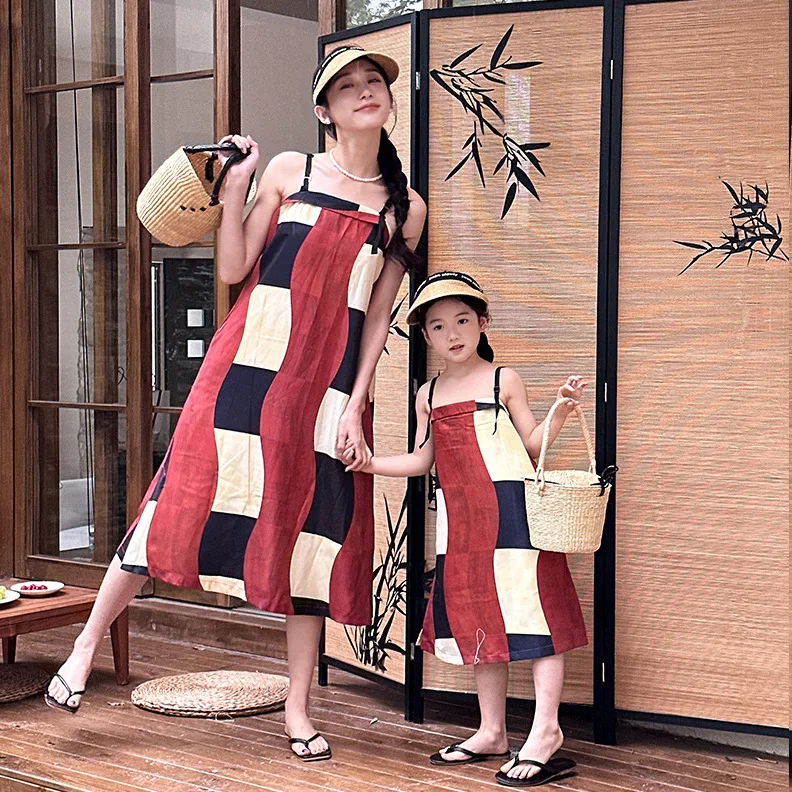 

Mommy Daughter Matching Dresses Suspenders 2024 Summer Vacation Look Mom and Baby Girl Beach Dress Mother and Me Summer Clothes