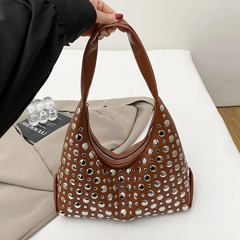 Fashionable Personalized Rivet Shoulder Bag Women American Style Trend PU Leather Underarm Bag 2026 New Leisure Commuter Handbag