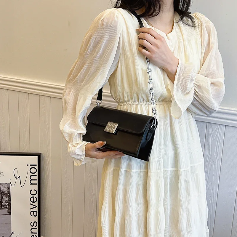 

Luxury Commuter Shopper Tote Bag - Trendy Paris Inspired Design With Elegant Leather & Large Capacity