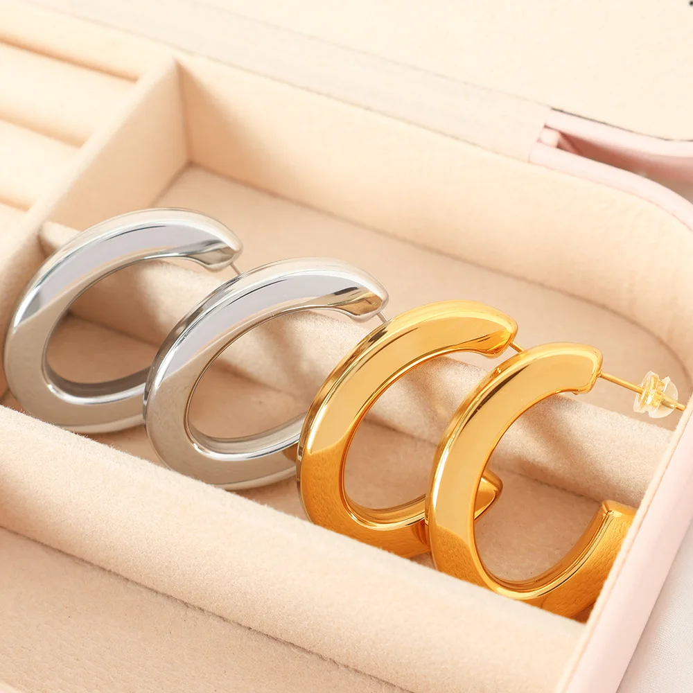 

Classic Vintage Smooth Wide Face C Shape Earrings For Women Stainless Steel Stud Earrings Fashion Jewelry