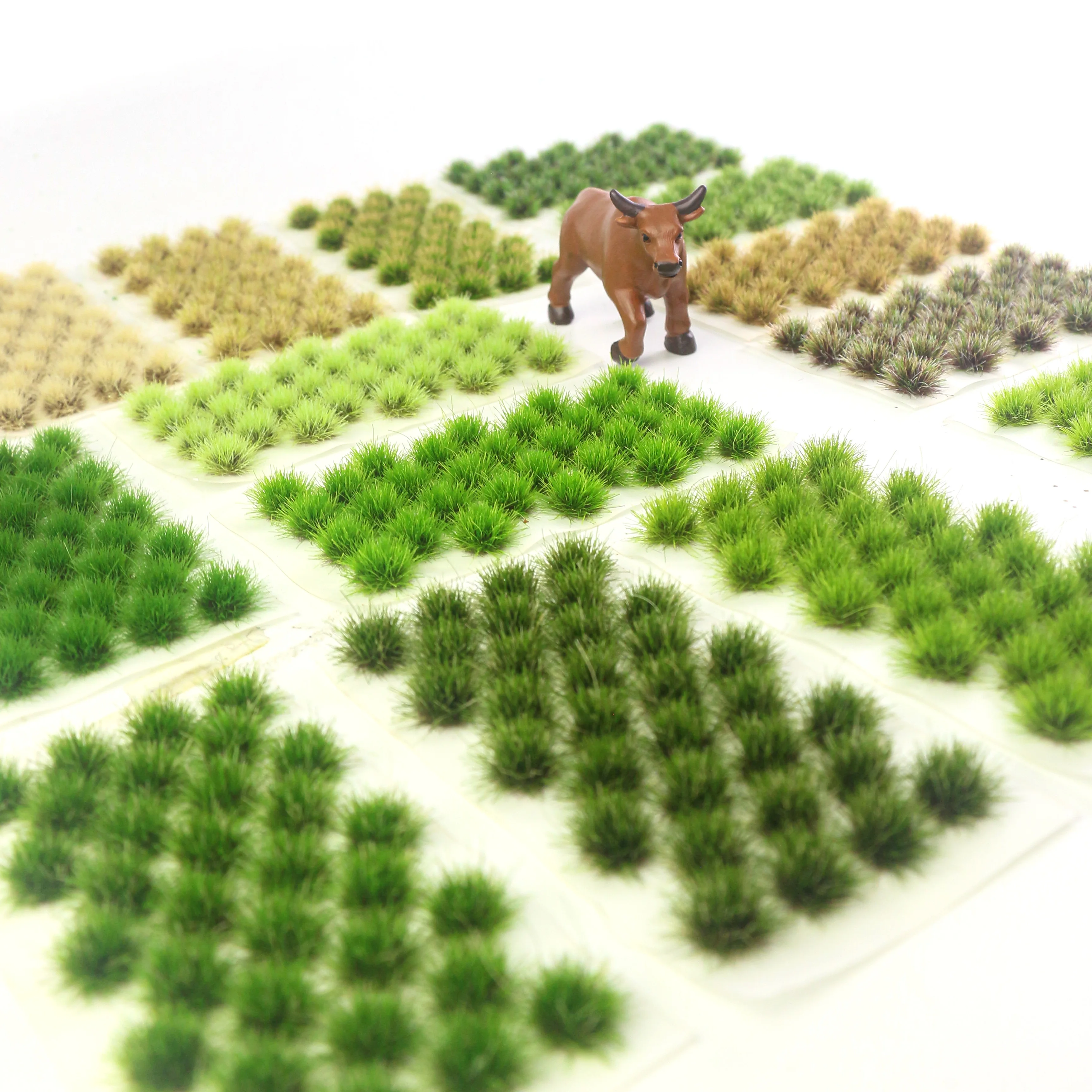 32pcs Miniature Grass Tufts DIY Modeling Grass 10mm Wargaming Weeds for HO OO N Scale Railway Train Layout/Base Kits/Landscape