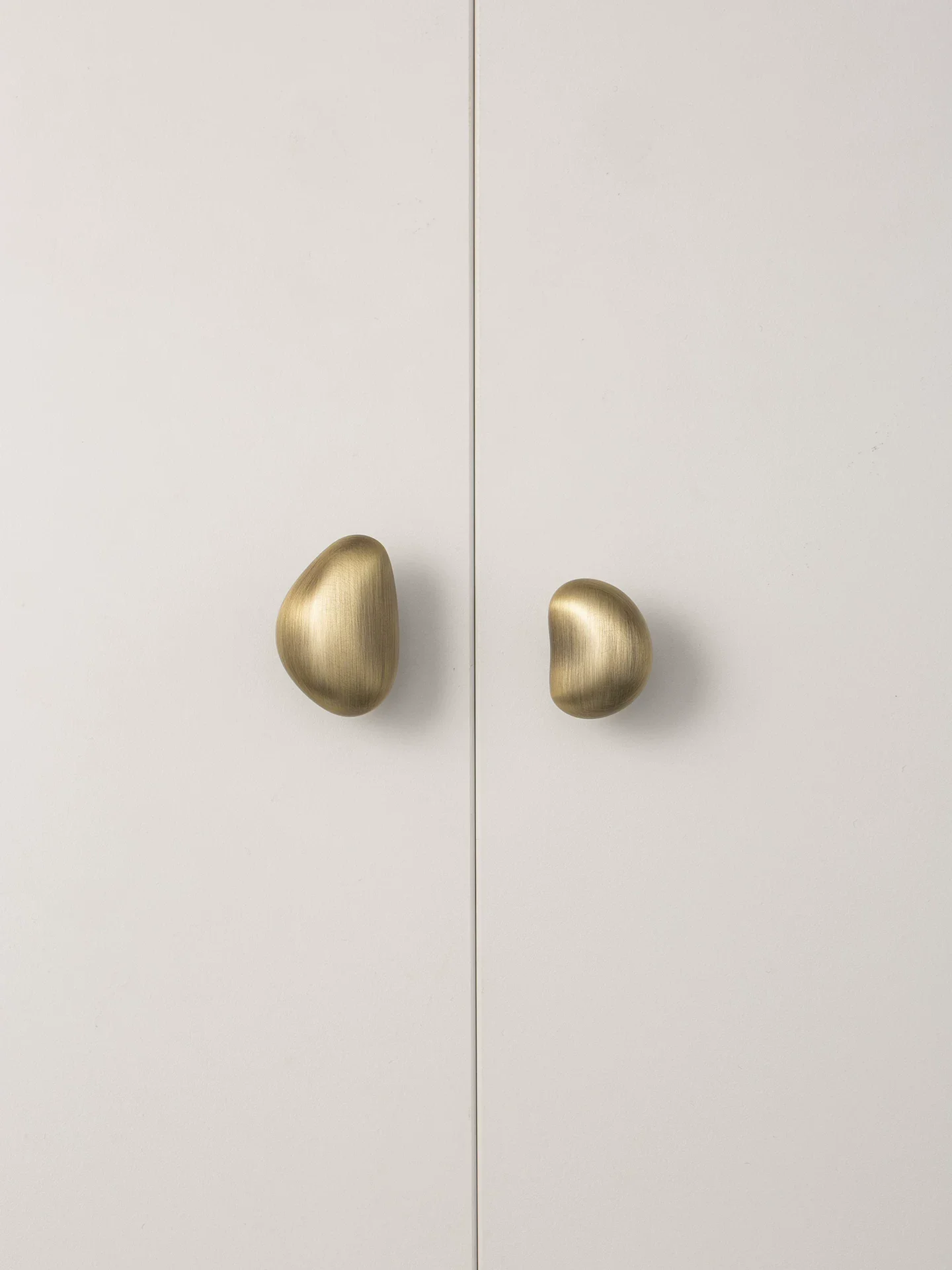 Furniture Silver Shiny Wardrobe Door Pulls Solid Brass Handles Shoe Cabinet Kitchen Drawer Irregular Pebble Small Handles Knobs