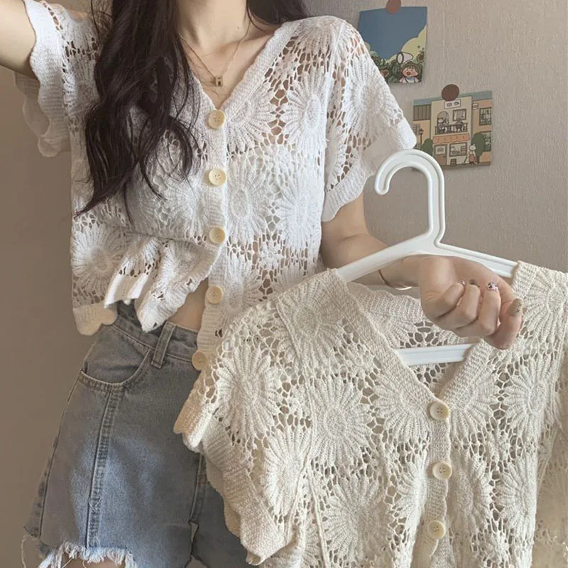 2023 Summer Hook Floral Lace Short Sweaters Woman Korean Button Knitted Cardigan Coat Women All-Match V-Neck Short Sleeve Blouse