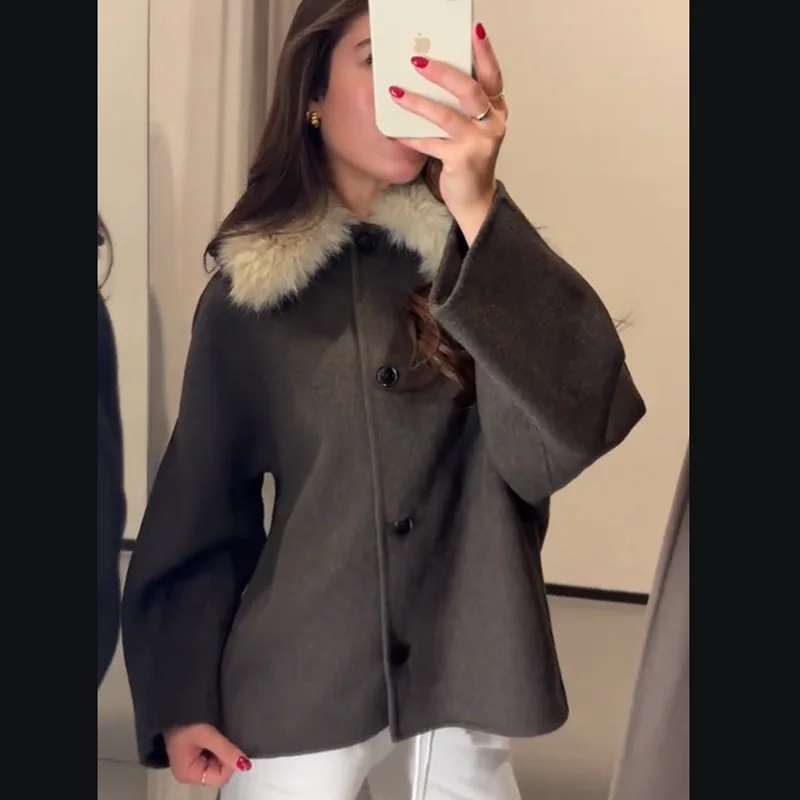 

2025 Autumn Women American Style Vintage Solid Fur Collar Short Jacket Women's Buttons Long Sleeve Chic Fur Integrated Coat