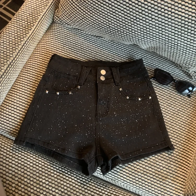 

Женские осенне-зимние джинсовые шорты с высокой талией и блестками, женская уличная одежда, черные узкие джинсовые короткие брюки с заклепками